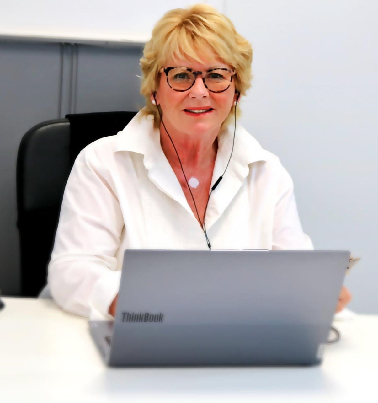 Sarah image as pop-up